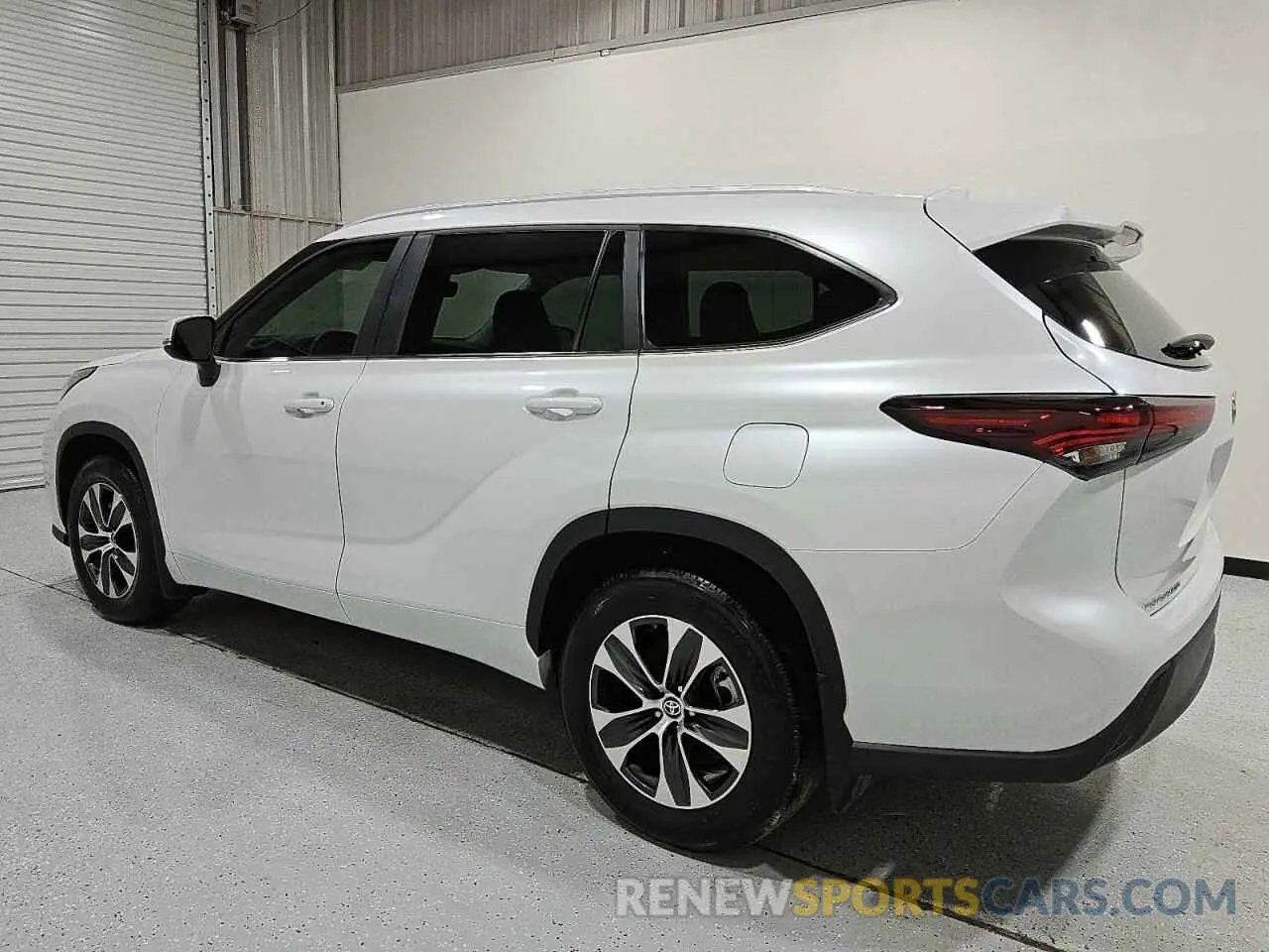 2 Photograph of a damaged car 5TDKDRAH5RS054524 TOYOTA HIGHLANDER 2024