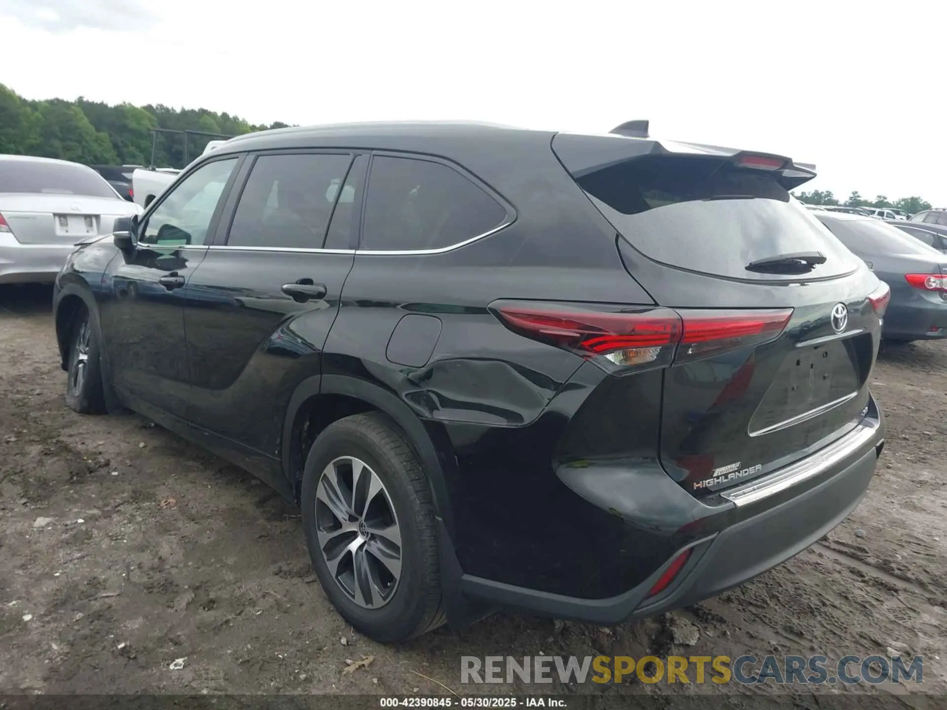 3 Photograph of a damaged car 5TDKDRAH5RS534899 TOYOTA HIGHLANDER 2024