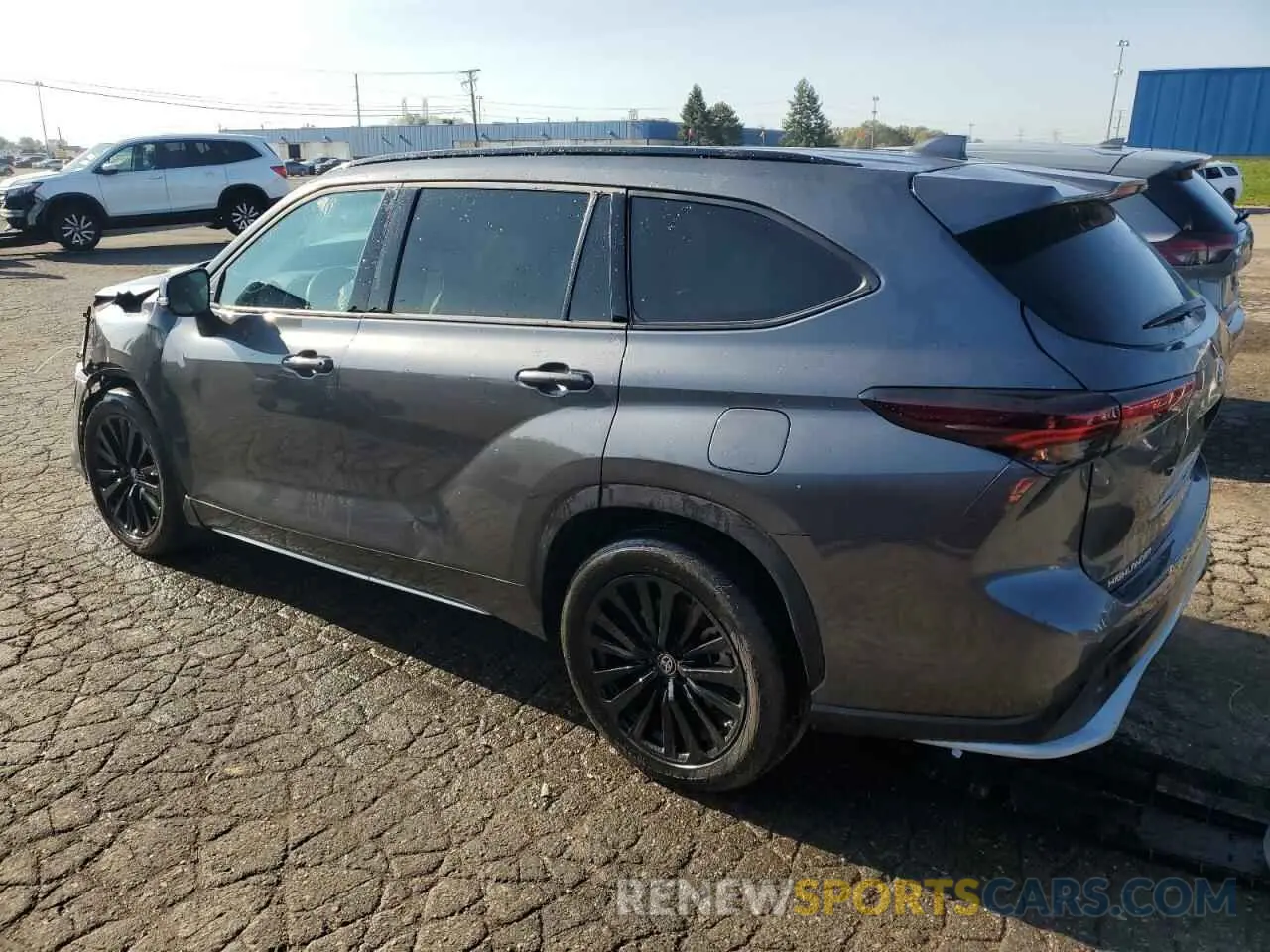 2 Photograph of a damaged car 5TDKDRAH5RS537527 TOYOTA HIGHLANDER 2024
