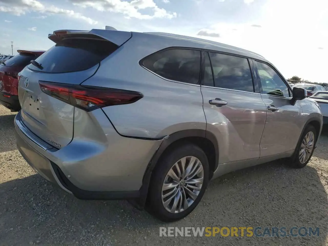 3 Photograph of a damaged car 5TDKDRAH6RS533633 TOYOTA HIGHLANDER 2024
