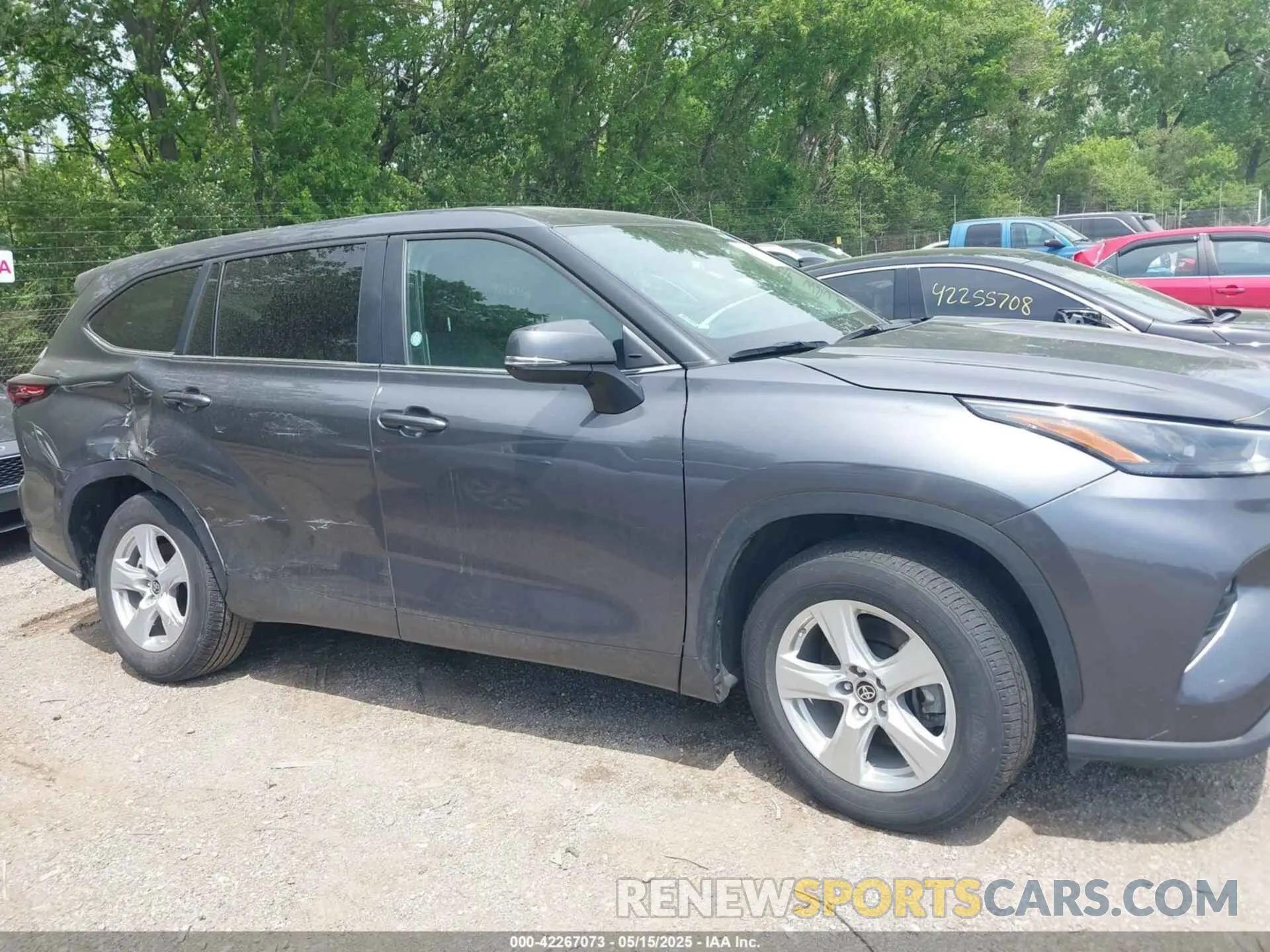 13 Photograph of a damaged car 5TDKDRAH6RS539383 TOYOTA HIGHLANDER 2024