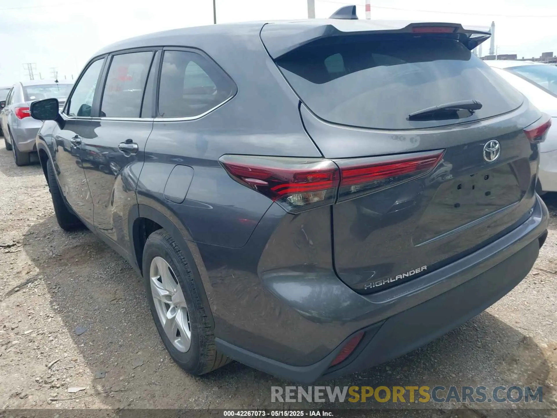 3 Photograph of a damaged car 5TDKDRAH6RS539383 TOYOTA HIGHLANDER 2024