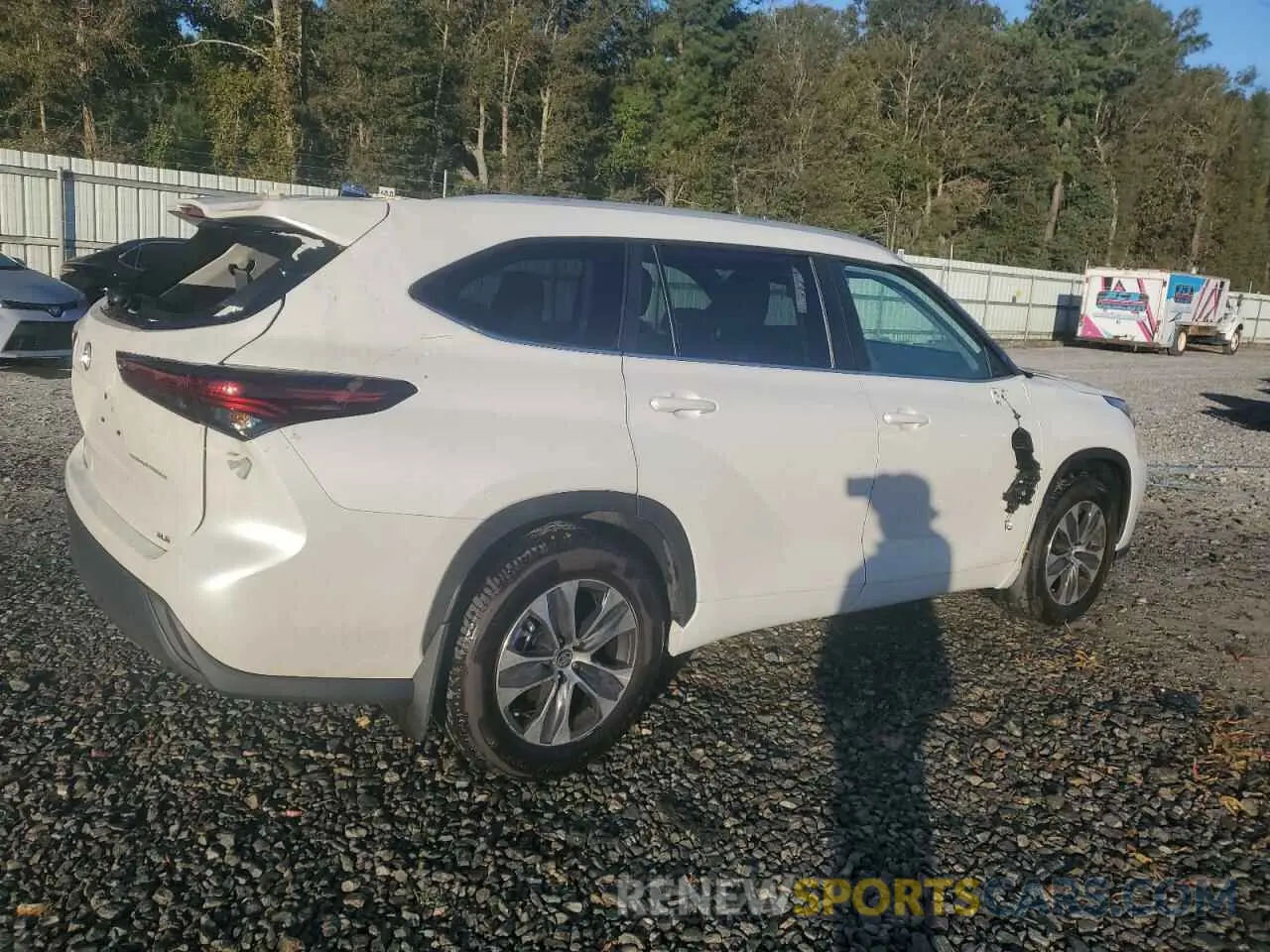 3 Photograph of a damaged car 5TDKDRAH6RS544552 TOYOTA HIGHLANDER 2024