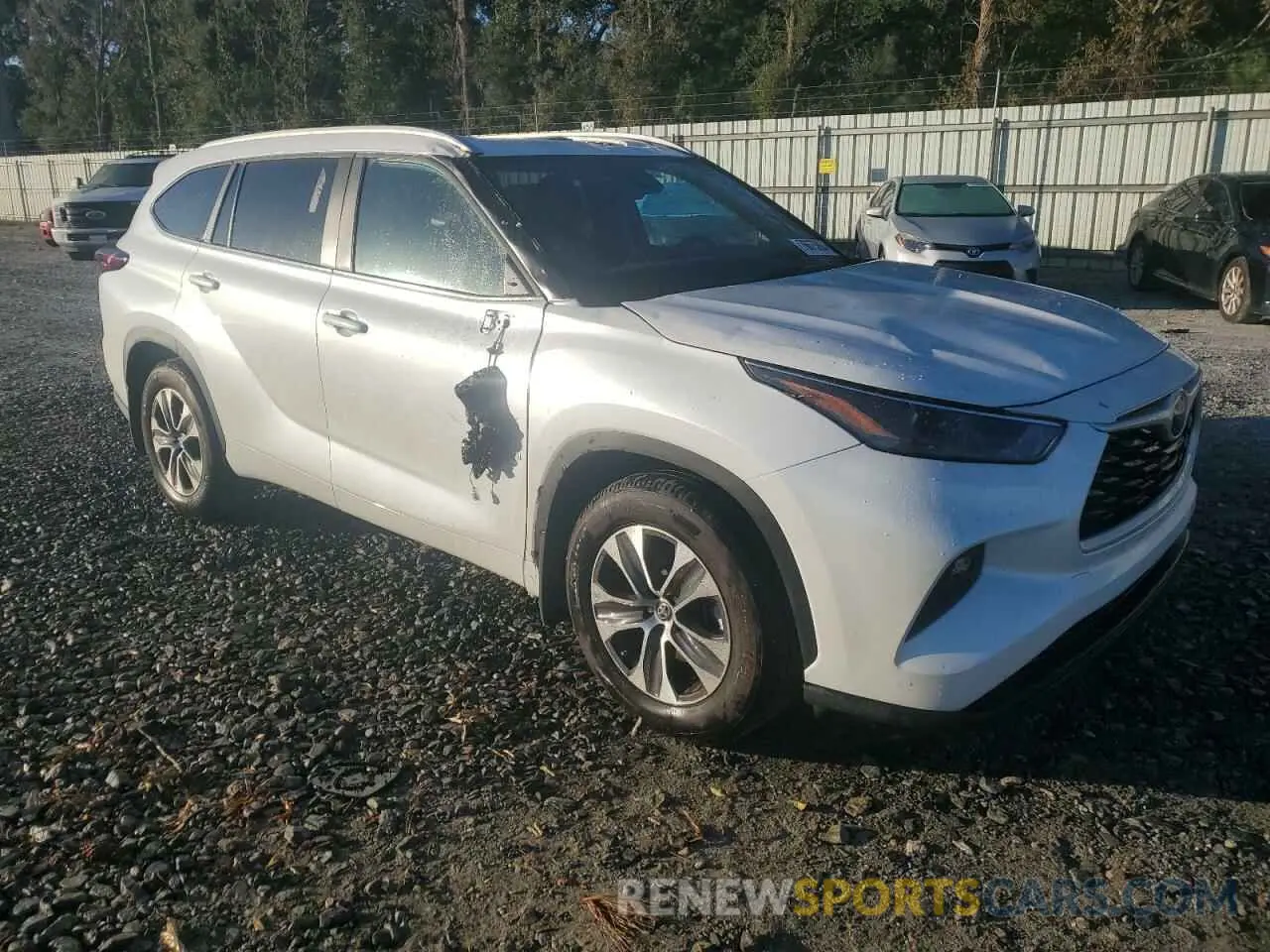 4 Photograph of a damaged car 5TDKDRAH6RS544552 TOYOTA HIGHLANDER 2024