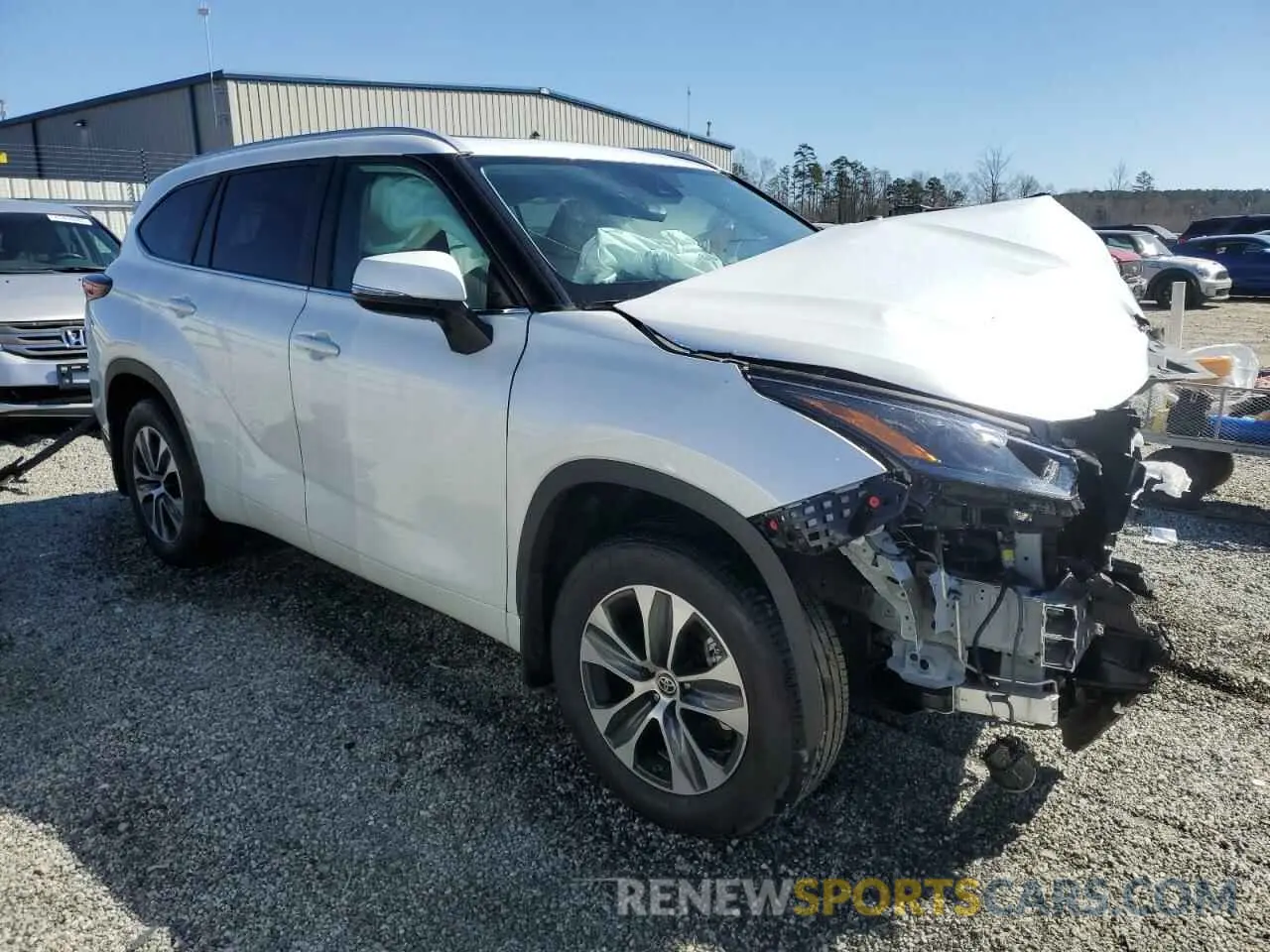 4 Photograph of a damaged car 5TDKDRAH6RS547709 TOYOTA HIGHLANDER 2024