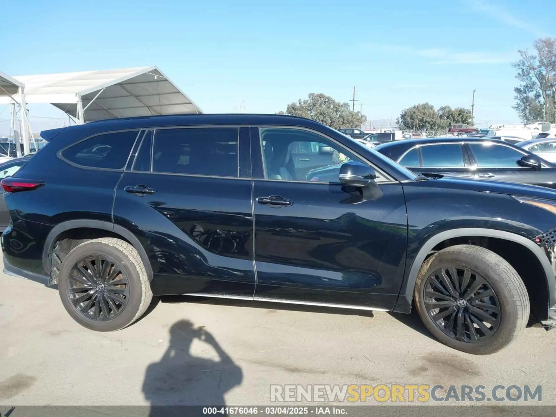 14 Photograph of a damaged car 5TDKDRAH7RS528621 TOYOTA HIGHLANDER 2024