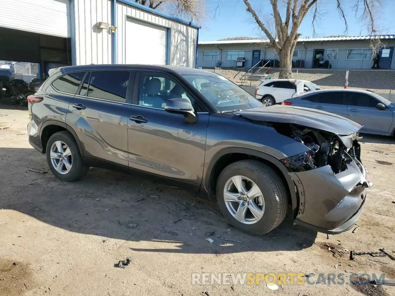 4 Photograph of a damaged car 5TDKDRAH8RS050418 TOYOTA HIGHLANDER 2024