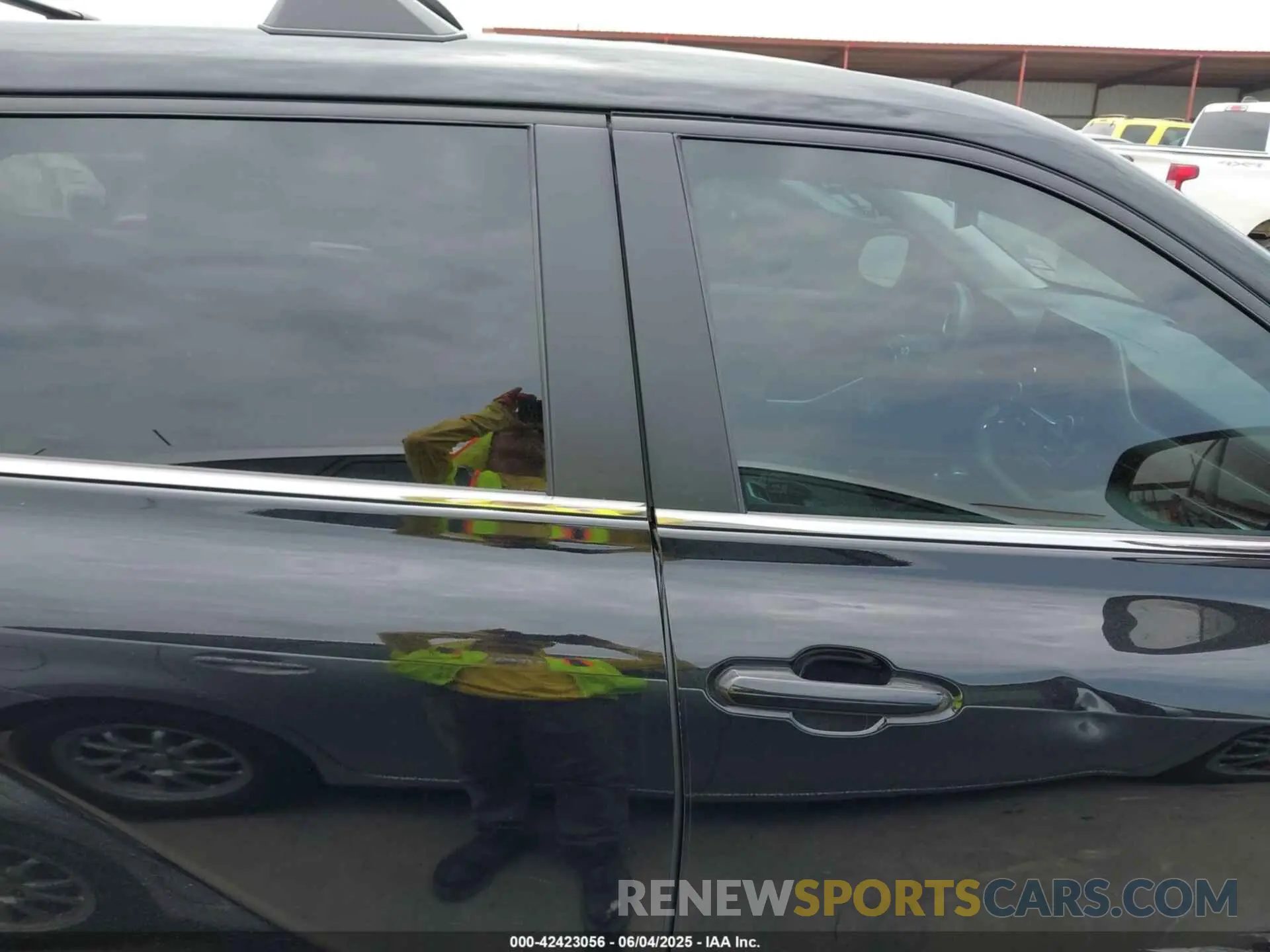 12 Photograph of a damaged car 5TDKDRAH8RS054971 TOYOTA HIGHLANDER 2024