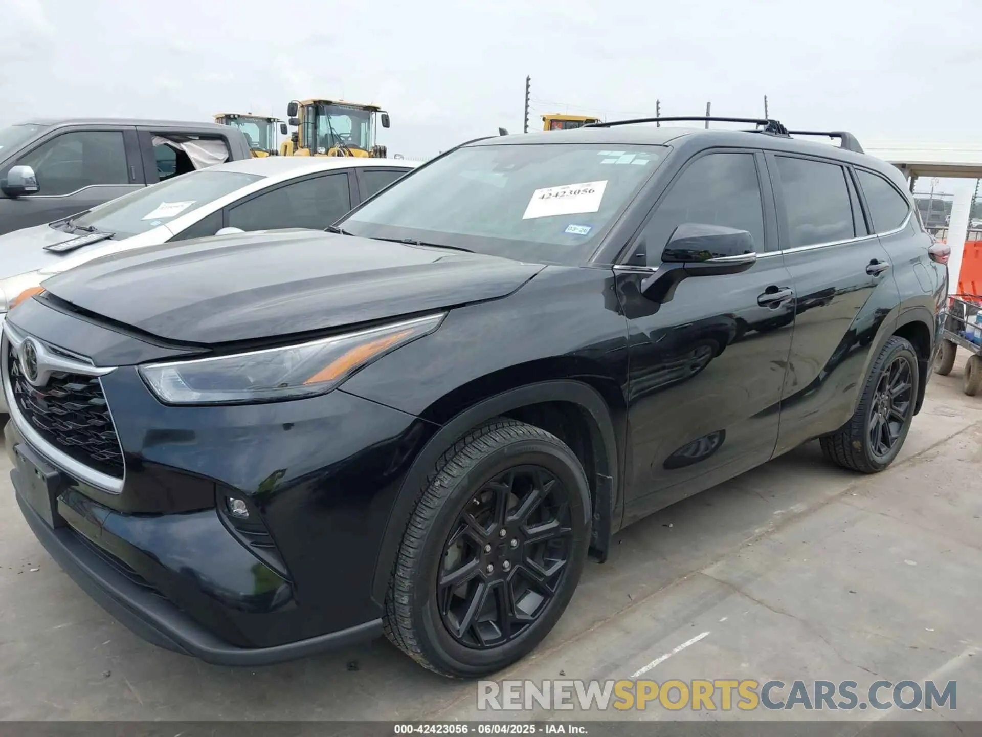 2 Photograph of a damaged car 5TDKDRAH8RS054971 TOYOTA HIGHLANDER 2024