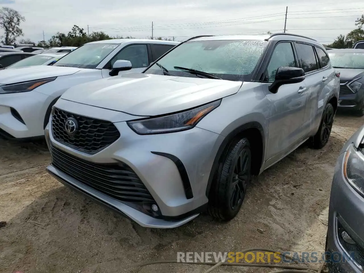 1 Photograph of a damaged car 5TDKDRAH8RS532743 TOYOTA HIGHLANDER 2024