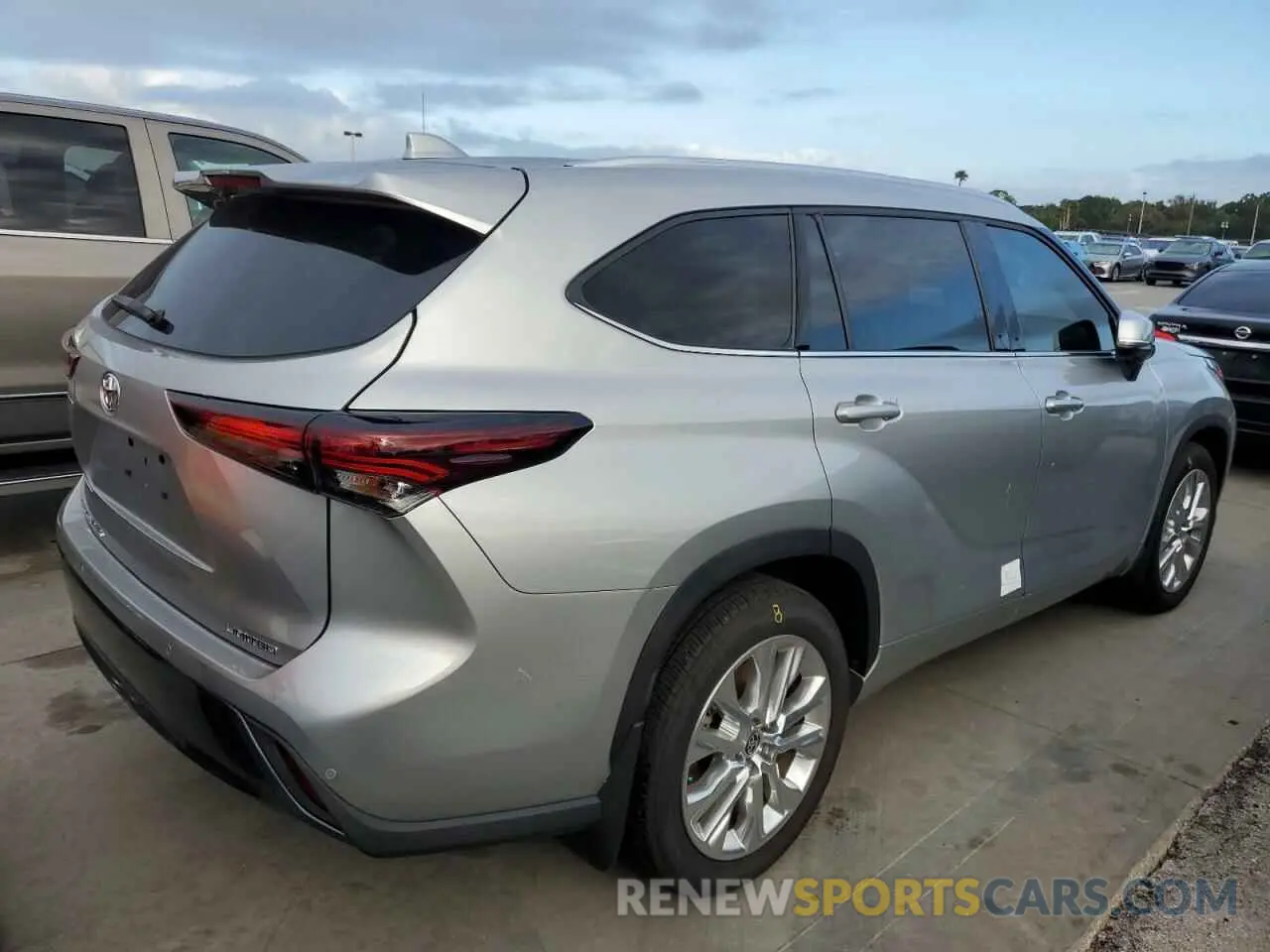 3 Photograph of a damaged car 5TDKDRAH8RS534993 TOYOTA HIGHLANDER 2024