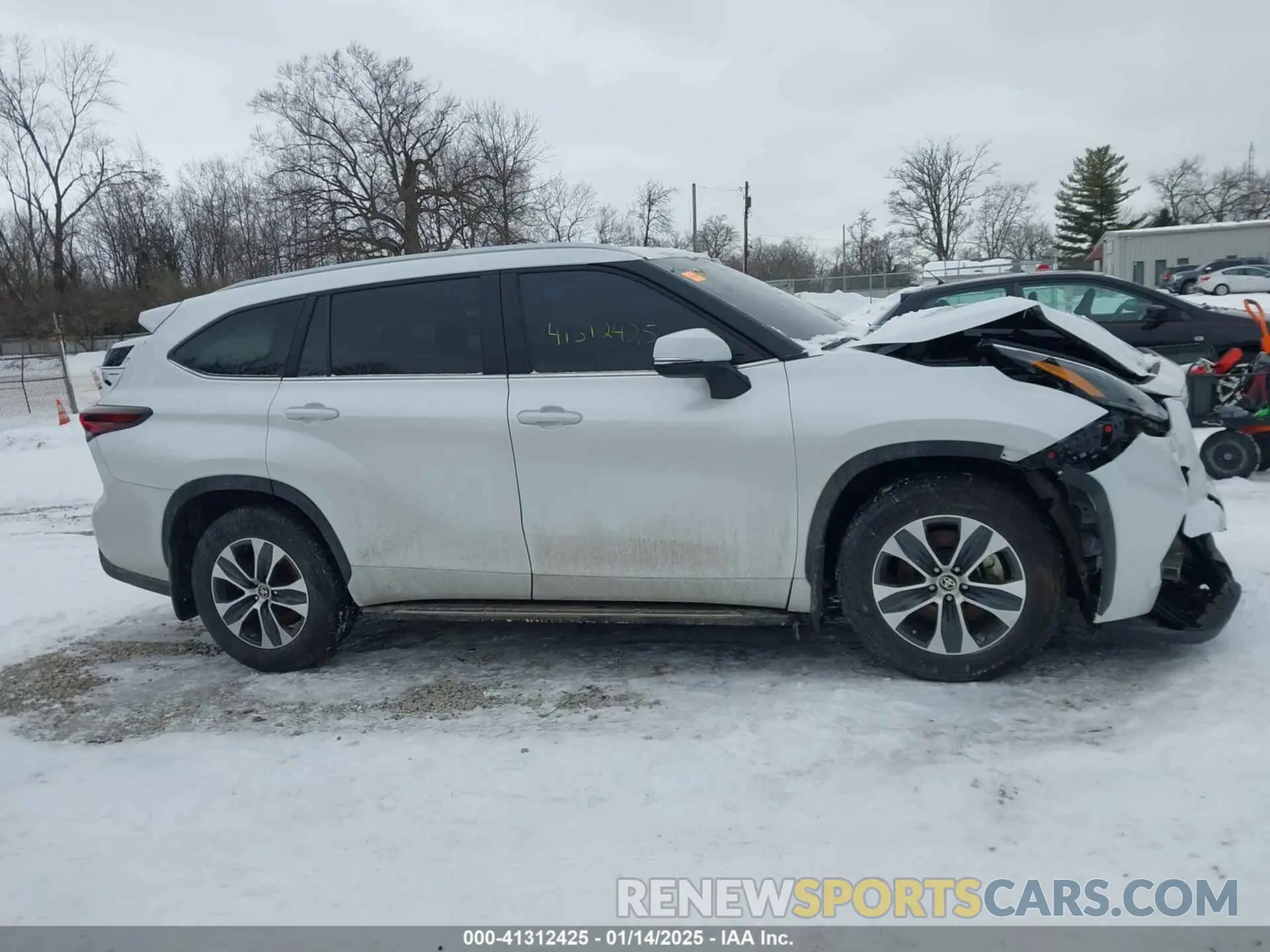 13 Photograph of a damaged car 5TDKDRAH8RS537537 TOYOTA HIGHLANDER 2024