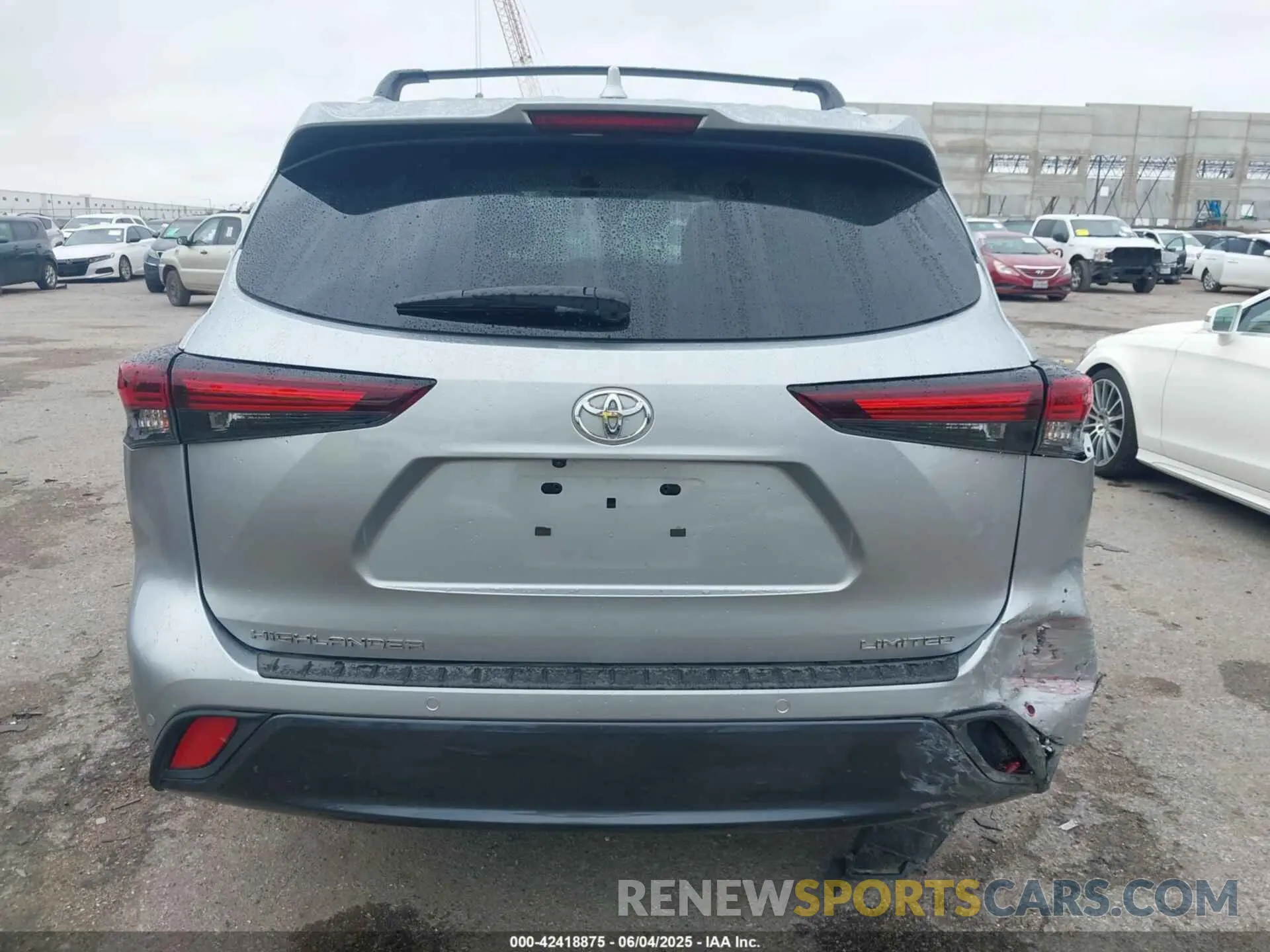 16 Photograph of a damaged car 5TDKDRAH8RS546948 TOYOTA HIGHLANDER 2024