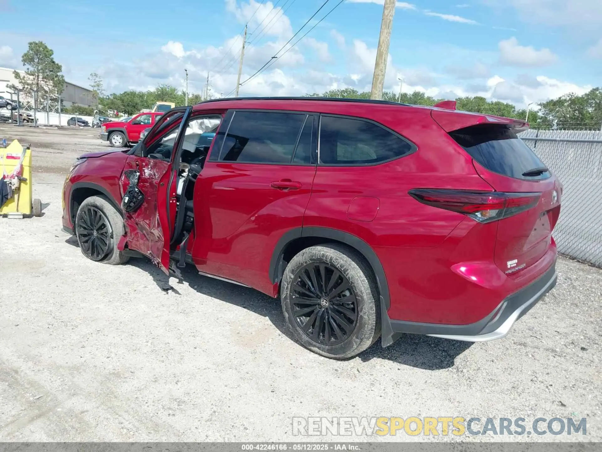 3 Photograph of a damaged car 5TDKDRAH8RS547095 TOYOTA HIGHLANDER 2024