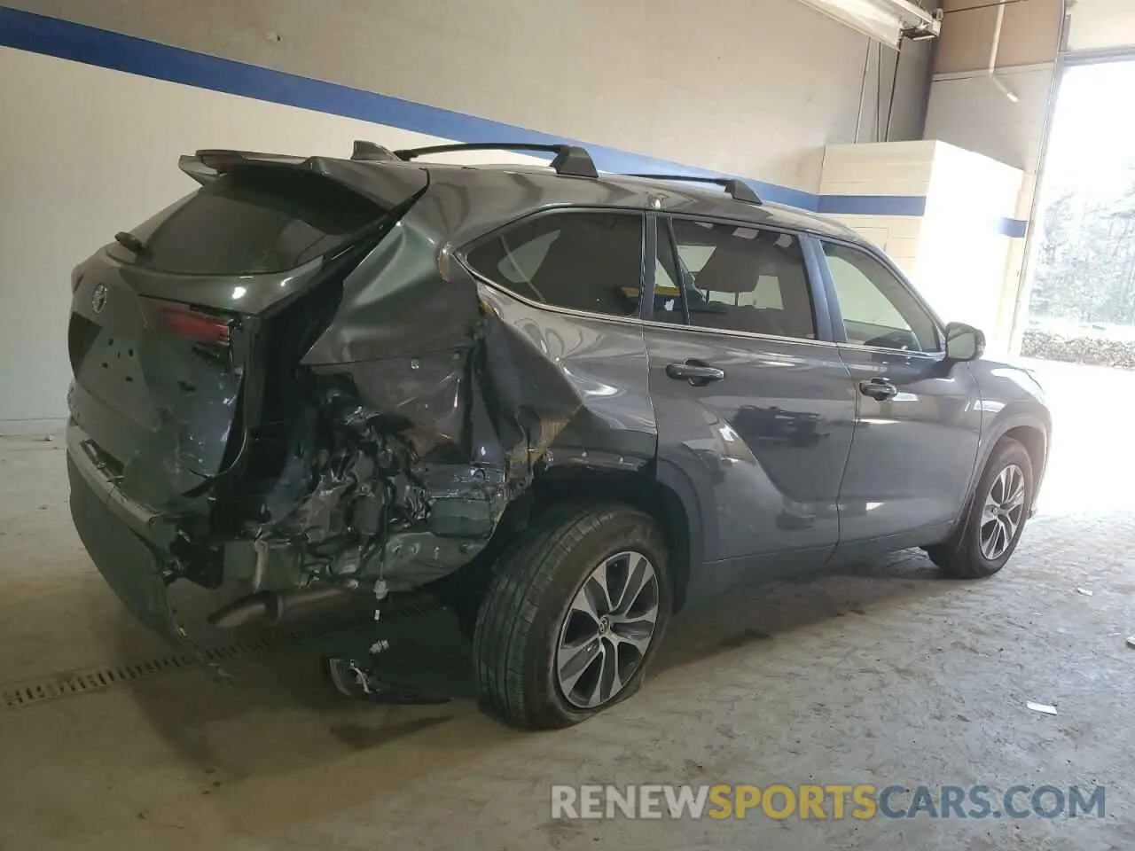 3 Photograph of a damaged car 5TDKDRAH8RS548165 TOYOTA HIGHLANDER 2024