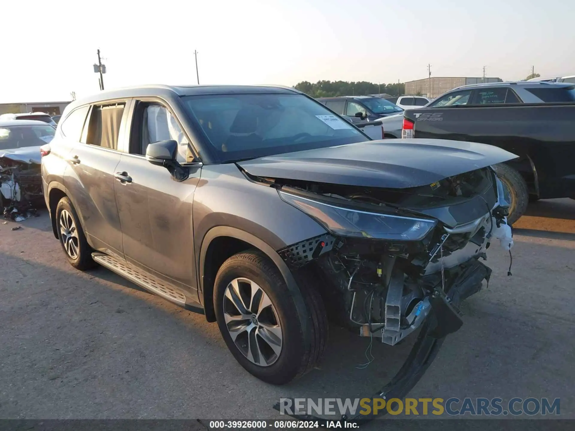 1 Photograph of a damaged car 5TDKDRAH9RS053005 TOYOTA HIGHLANDER 2024