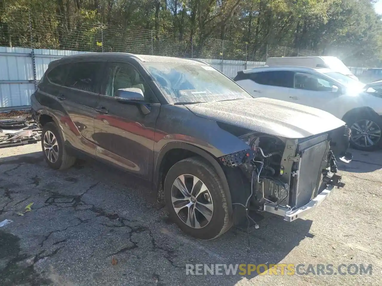 4 Photograph of a damaged car 5TDKDRAH9RS054364 TOYOTA HIGHLANDER 2024