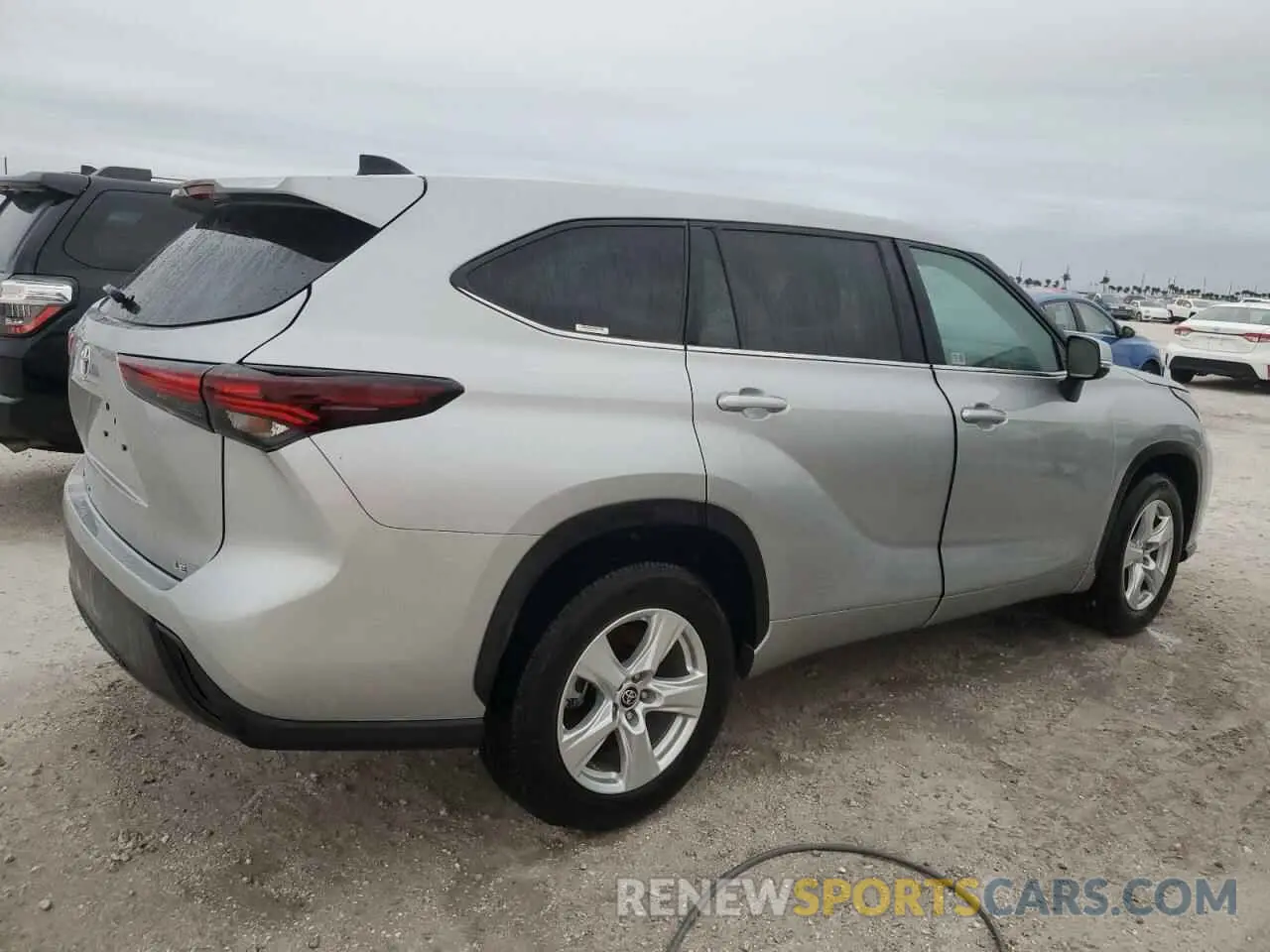 3 Photograph of a damaged car 5TDKDRAH9RS054705 TOYOTA HIGHLANDER 2024
