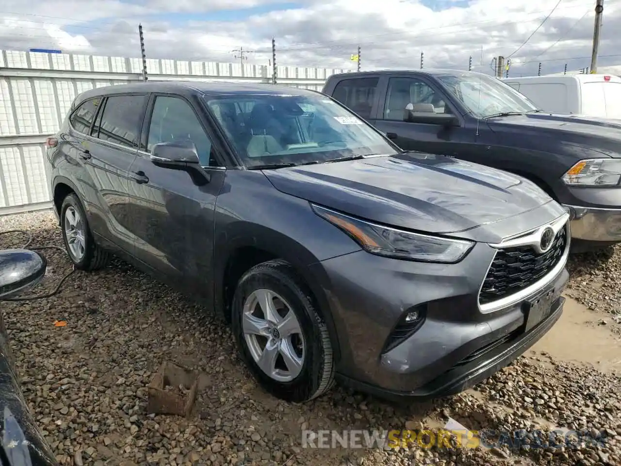 4 Photograph of a damaged car 5TDKDRAH9RS527373 TOYOTA HIGHLANDER 2024