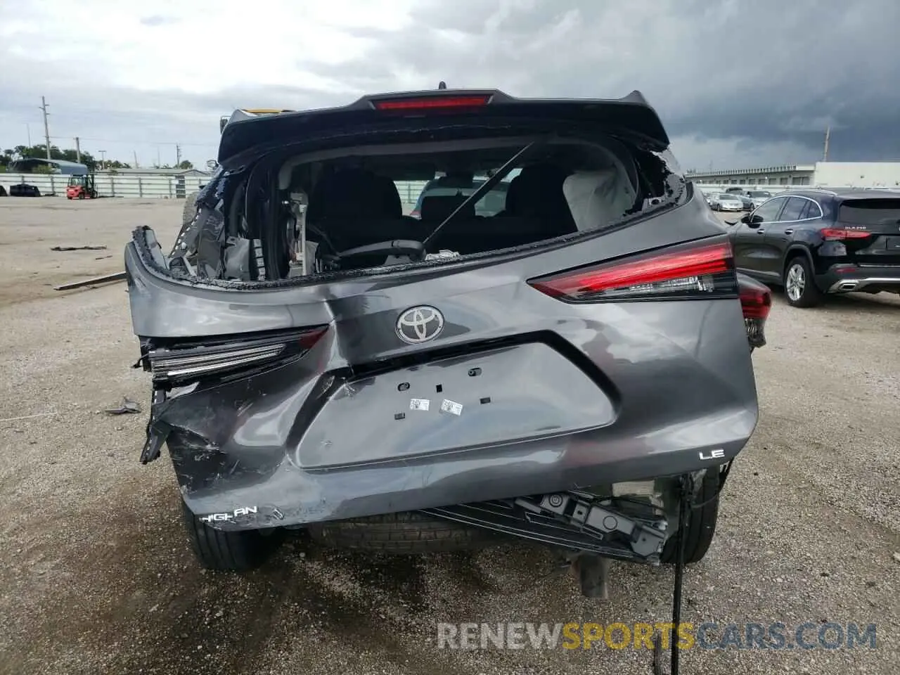 6 Photograph of a damaged car 5TDKDRAH9RS538454 TOYOTA HIGHLANDER 2024