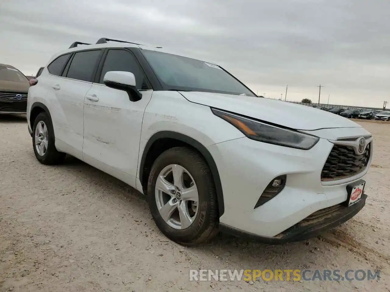 4 Photograph of a damaged car 5TDKDRAHXRS054812 TOYOTA HIGHLANDER 2024