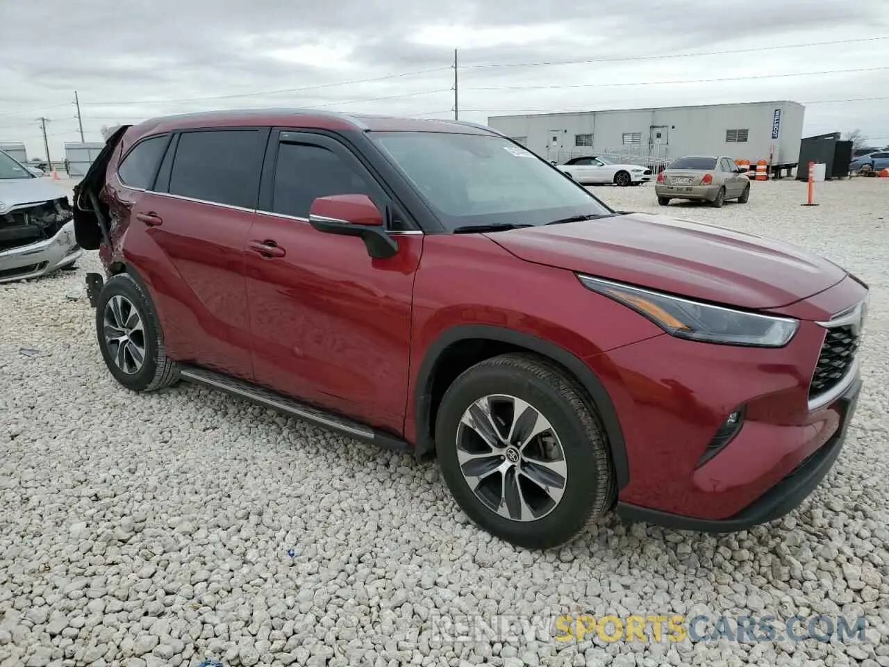 4 Photograph of a damaged car 5TDKDRAHXRS534509 TOYOTA HIGHLANDER 2024