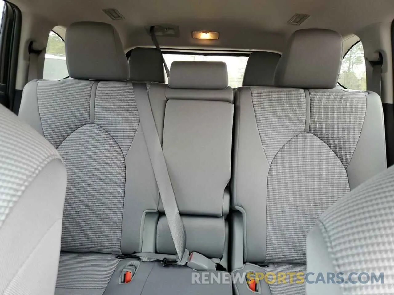 10 Photograph of a damaged car 5TDKDRAHXRS539824 TOYOTA HIGHLANDER 2024