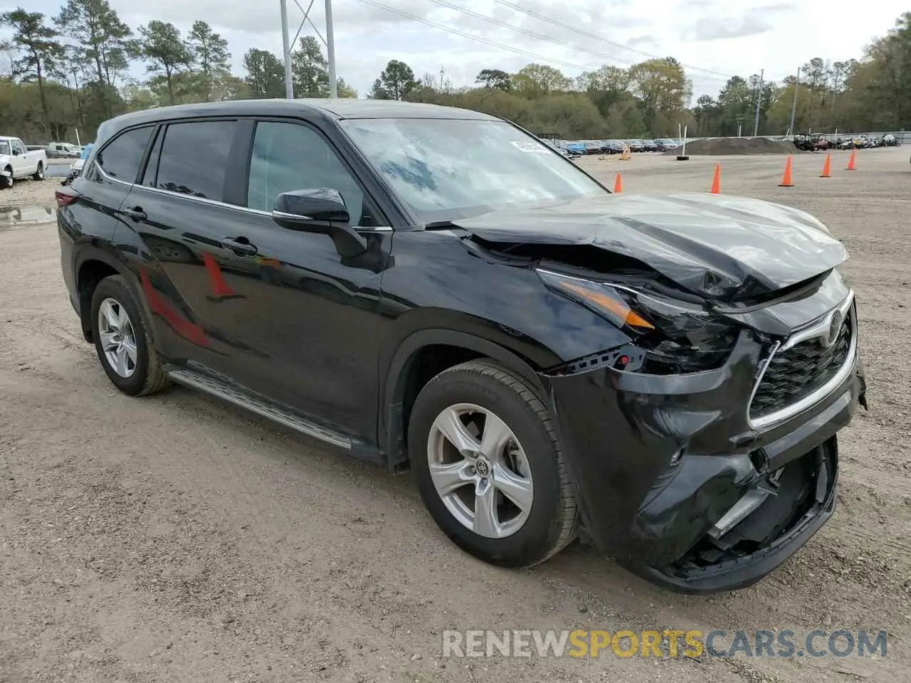 4 Photograph of a damaged car 5TDKDRAHXRS539824 TOYOTA HIGHLANDER 2024