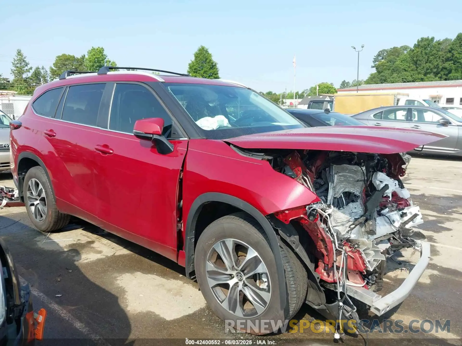 12 Photograph of a damaged car 5TDKDRAHXRS548099 TOYOTA HIGHLANDER 2024