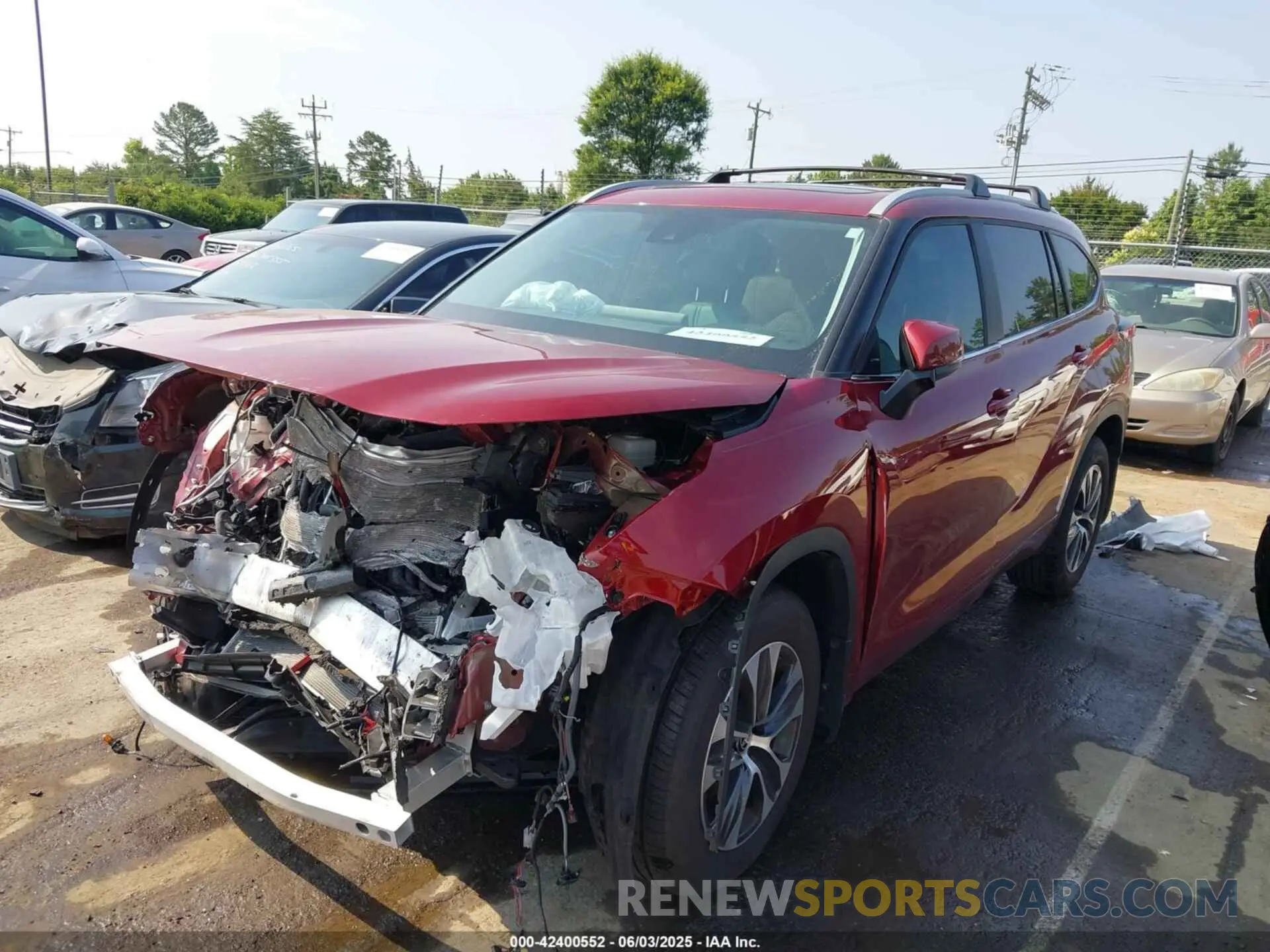 2 Photograph of a damaged car 5TDKDRAHXRS548099 TOYOTA HIGHLANDER 2024