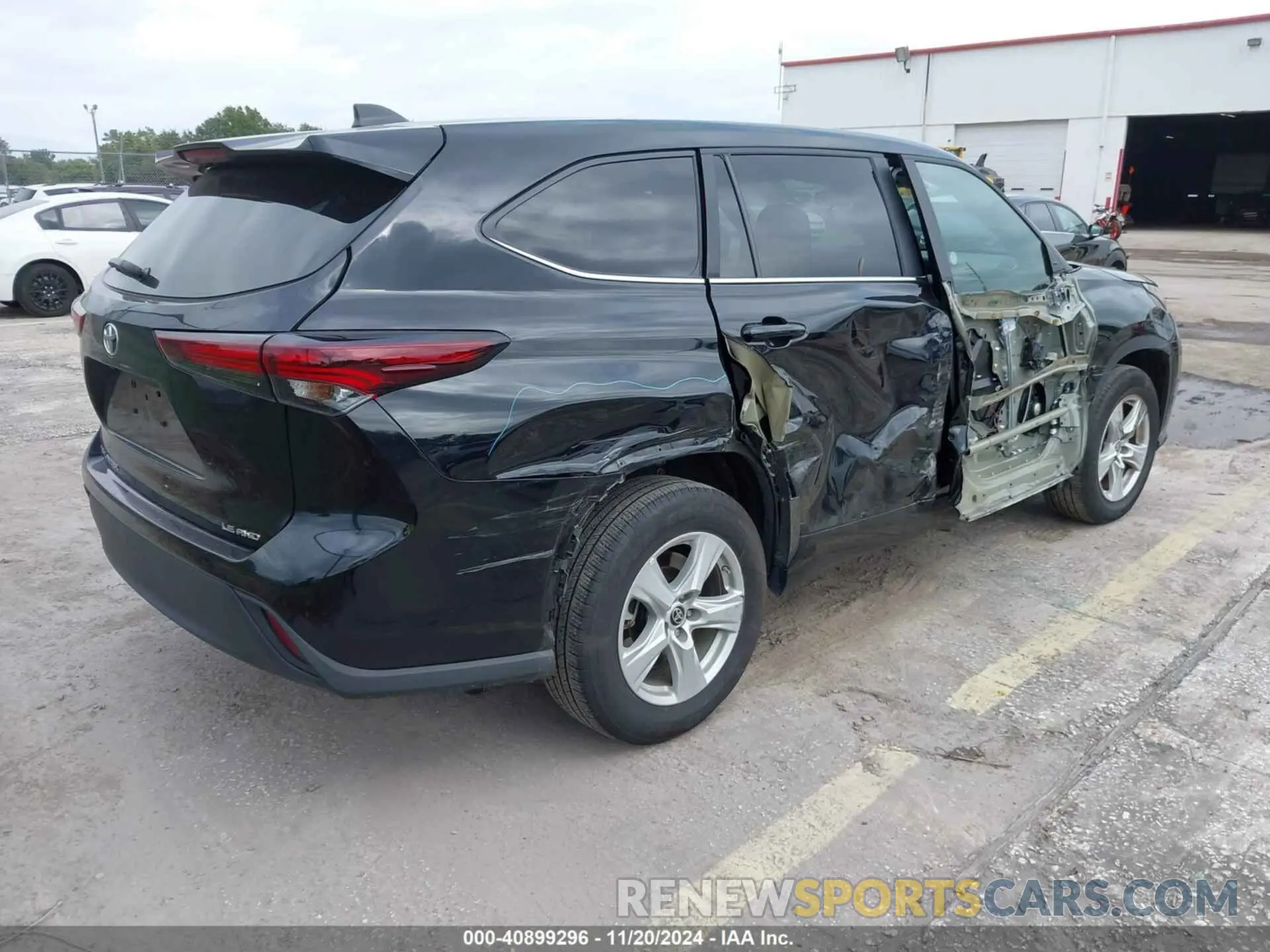 4 Photograph of a damaged car 5TDKDRBH1RS534168 TOYOTA HIGHLANDER 2024