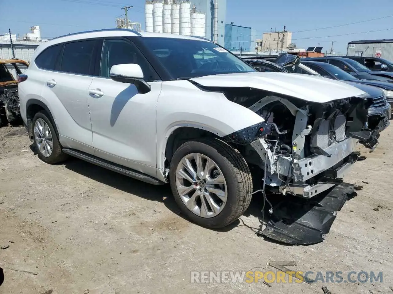 4 Photograph of a damaged car 5TDKDRBH1RS551116 TOYOTA HIGHLANDER 2024