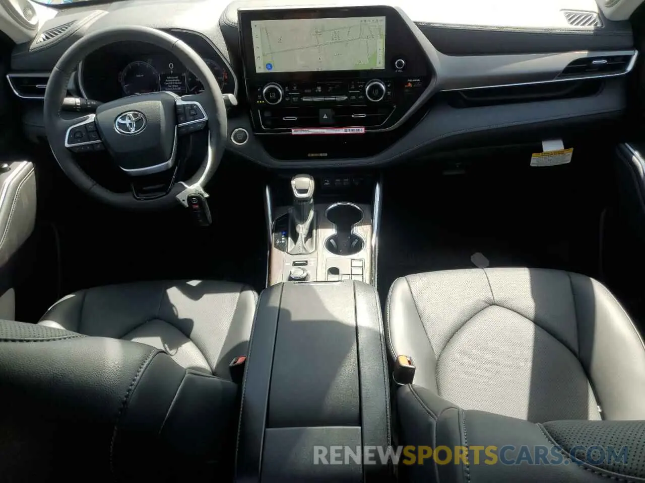 8 Photograph of a damaged car 5TDKDRBH1RS551116 TOYOTA HIGHLANDER 2024