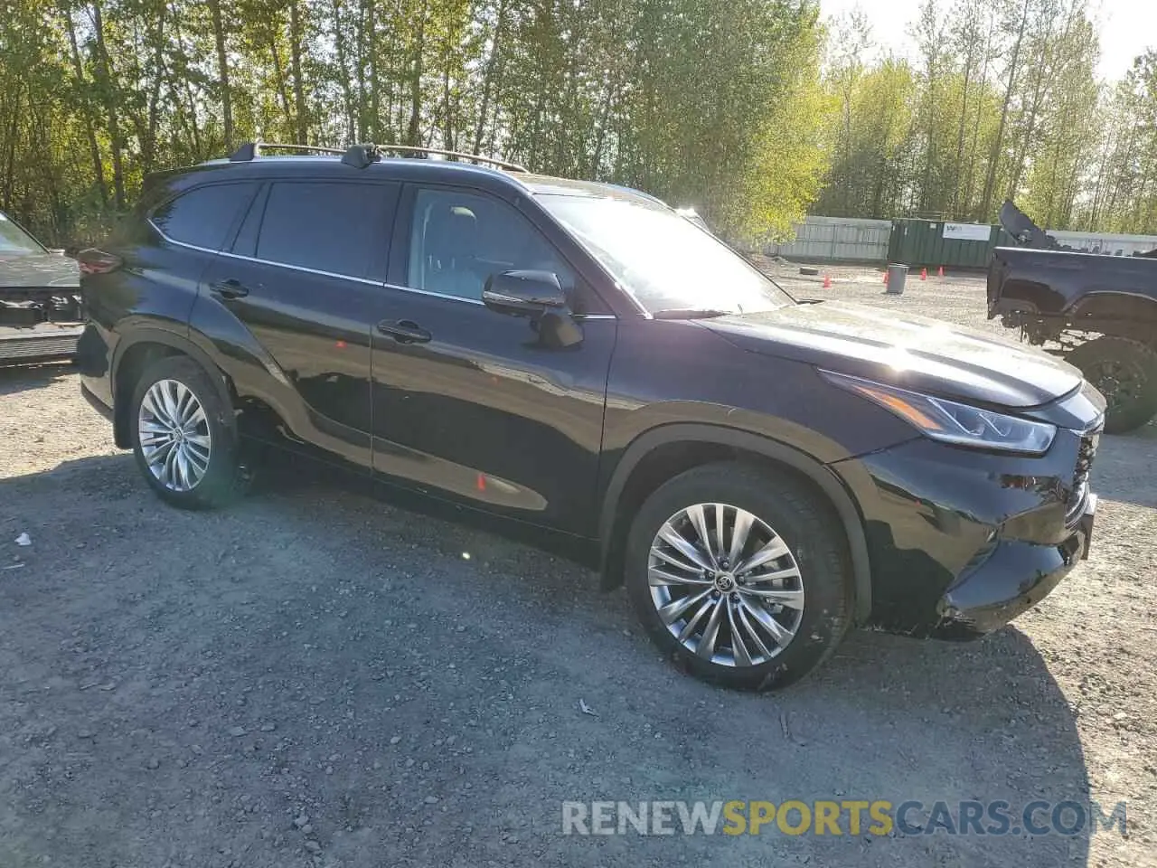 4 Photograph of a damaged car 5TDKDRBH1RS569096 TOYOTA HIGHLANDER 2024