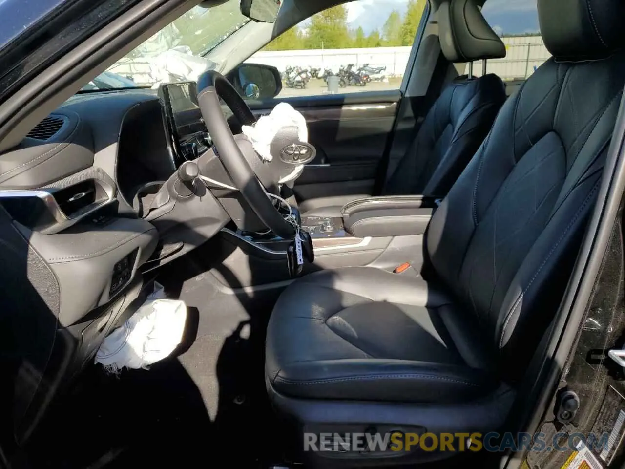7 Photograph of a damaged car 5TDKDRBH1RS569096 TOYOTA HIGHLANDER 2024