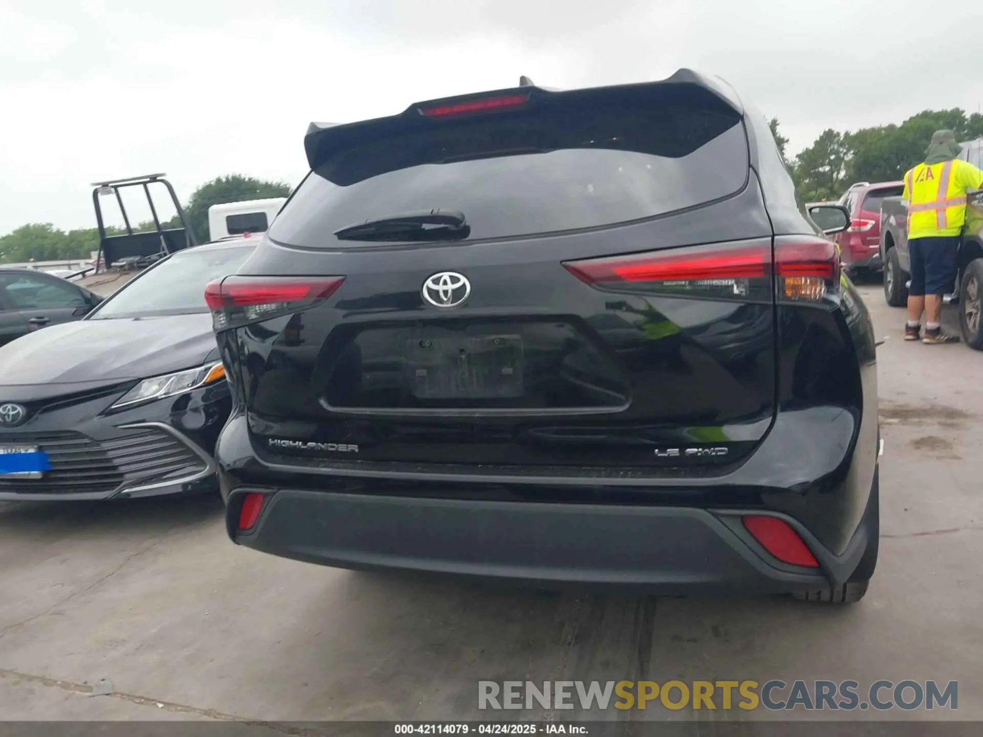 16 Photograph of a damaged car 5TDKDRBH2RS535491 TOYOTA HIGHLANDER 2024