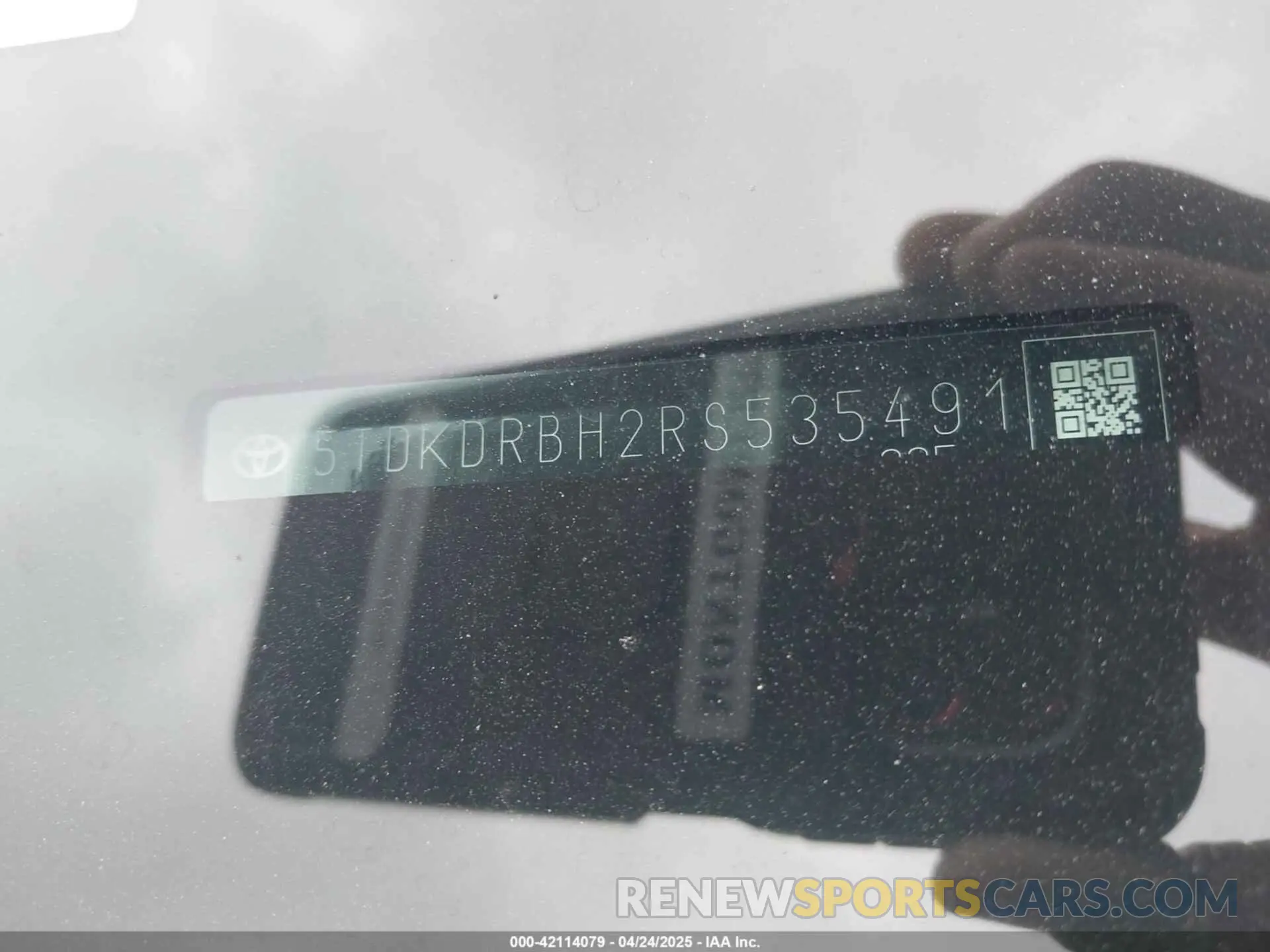 9 Photograph of a damaged car 5TDKDRBH2RS535491 TOYOTA HIGHLANDER 2024