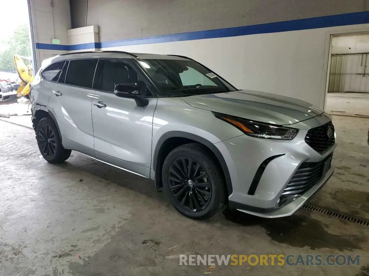 4 Photograph of a damaged car 5TDKDRBH2RS536902 TOYOTA HIGHLANDER 2024