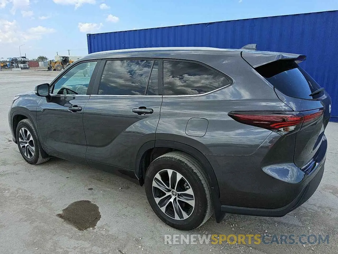 2 Photograph of a damaged car 5TDKDRBH2RS553666 TOYOTA HIGHLANDER 2024