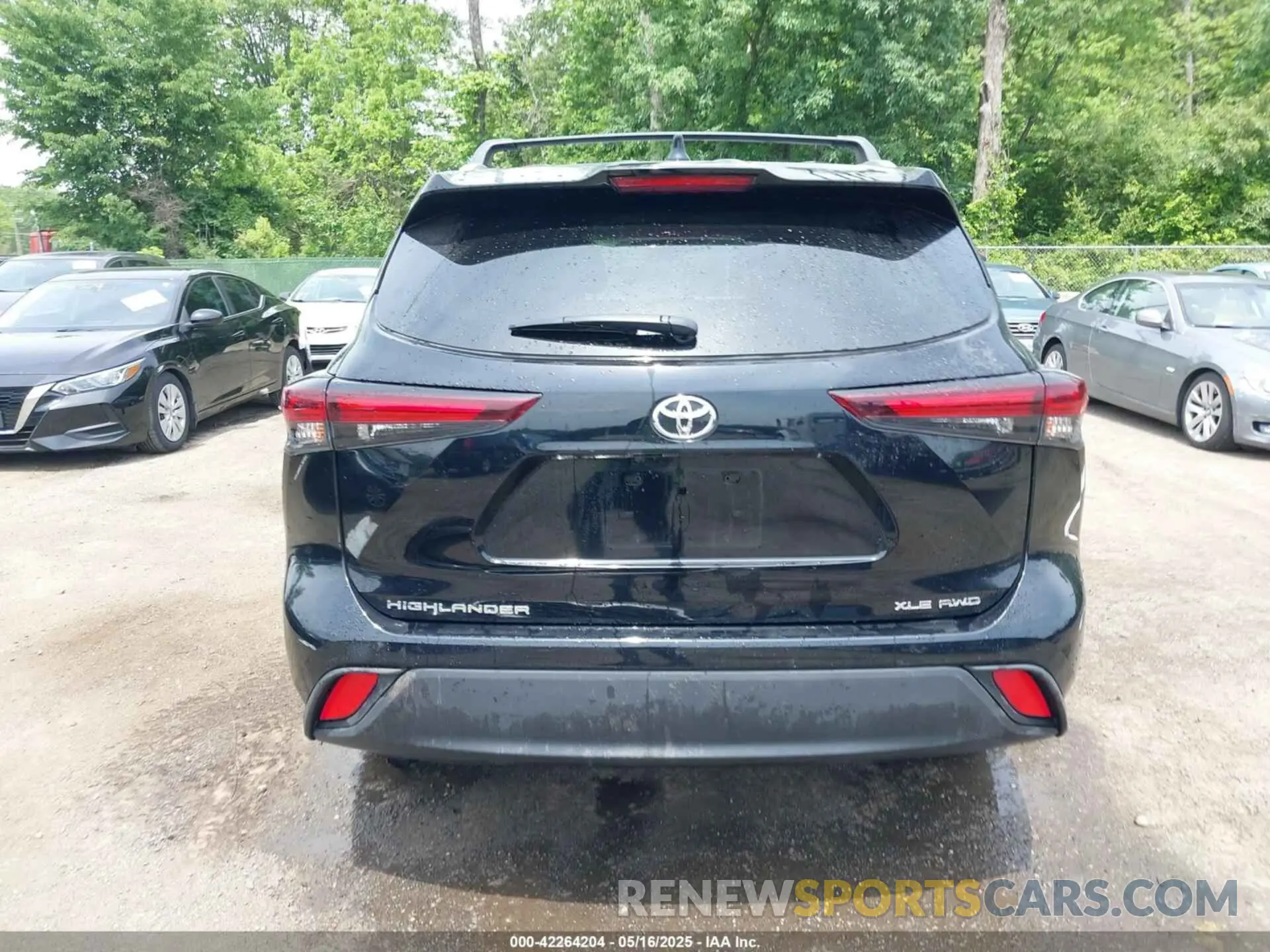 17 Photograph of a damaged car 5TDKDRBH2RS554882 TOYOTA HIGHLANDER 2024