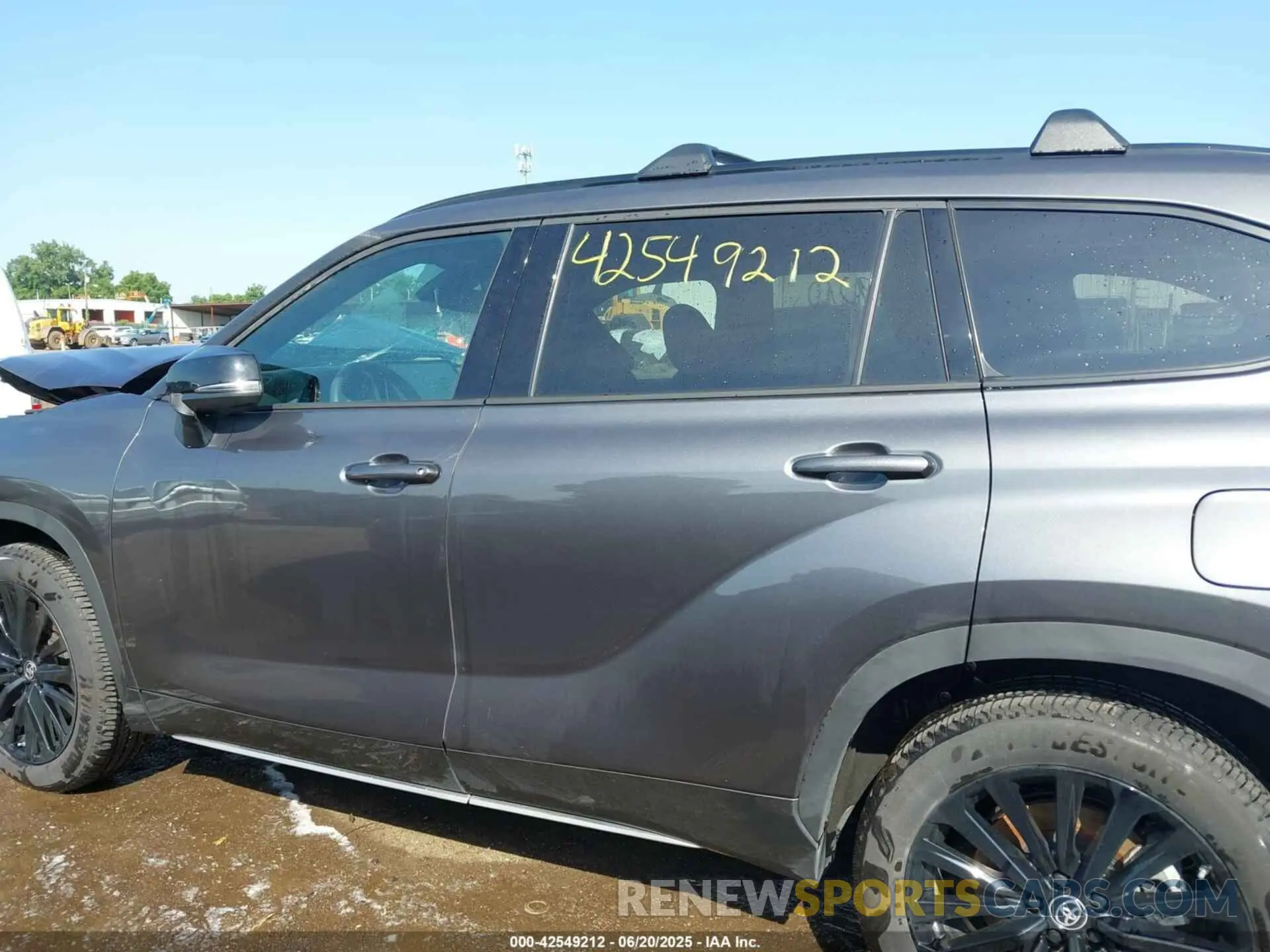 15 Photograph of a damaged car 5TDKDRBH2RS568670 TOYOTA HIGHLANDER 2024