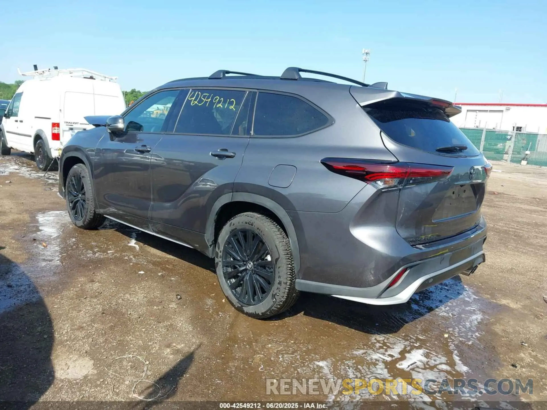 3 Photograph of a damaged car 5TDKDRBH2RS568670 TOYOTA HIGHLANDER 2024