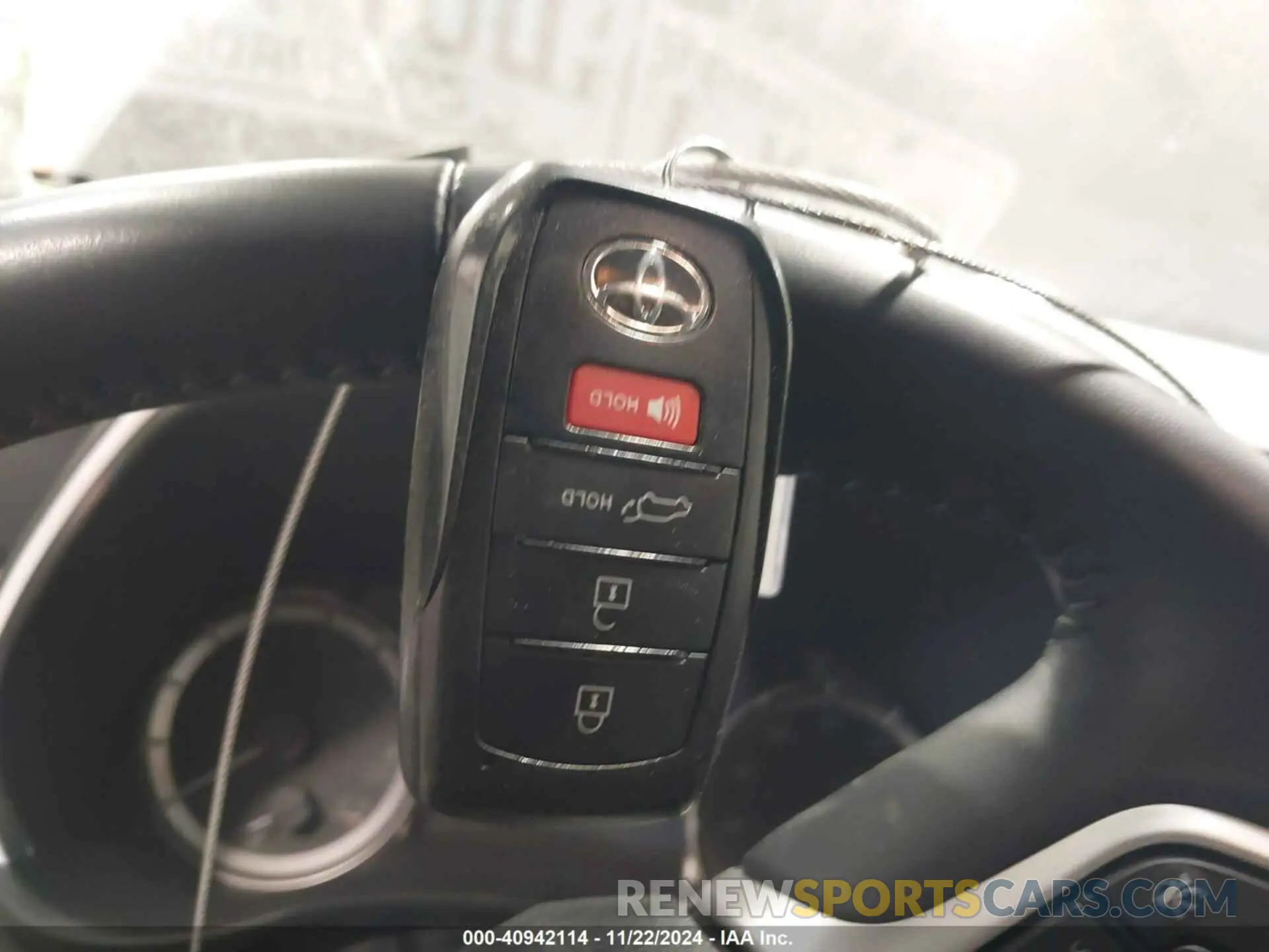 11 Photograph of a damaged car 5TDKDRBH3RS531837 TOYOTA HIGHLANDER 2024