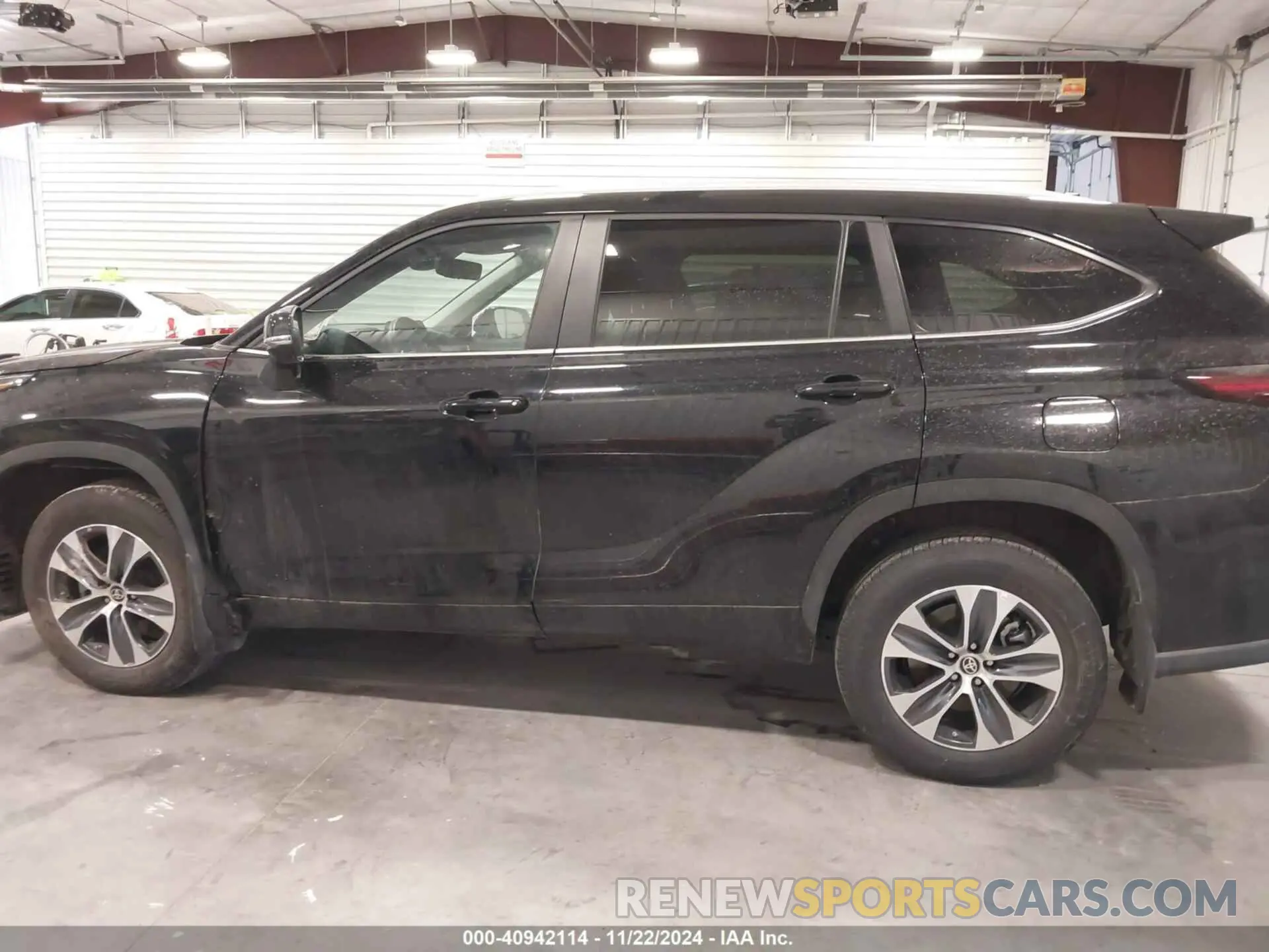 14 Photograph of a damaged car 5TDKDRBH3RS531837 TOYOTA HIGHLANDER 2024