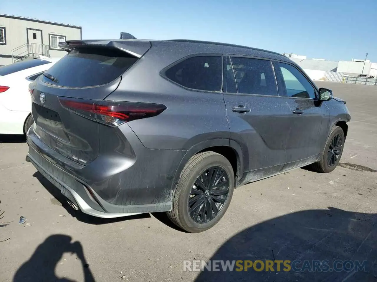 3 Photograph of a damaged car 5TDKDRBH3RS547410 TOYOTA HIGHLANDER 2024