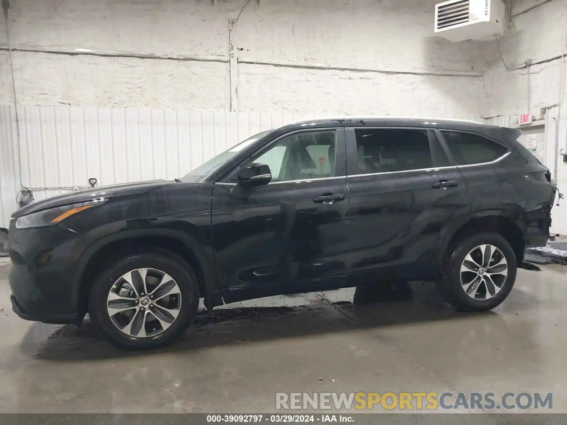 15 Photograph of a damaged car 5TDKDRBH4RS539817 TOYOTA HIGHLANDER 2024