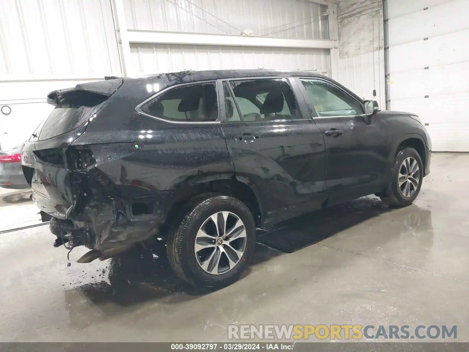 4 Photograph of a damaged car 5TDKDRBH4RS539817 TOYOTA HIGHLANDER 2024