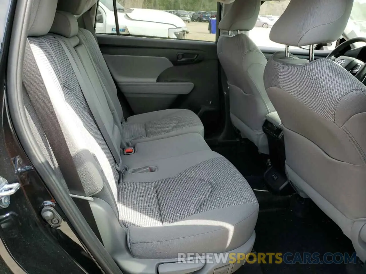 11 Photograph of a damaged car 5TDKDRBH4RS541907 TOYOTA HIGHLANDER 2024