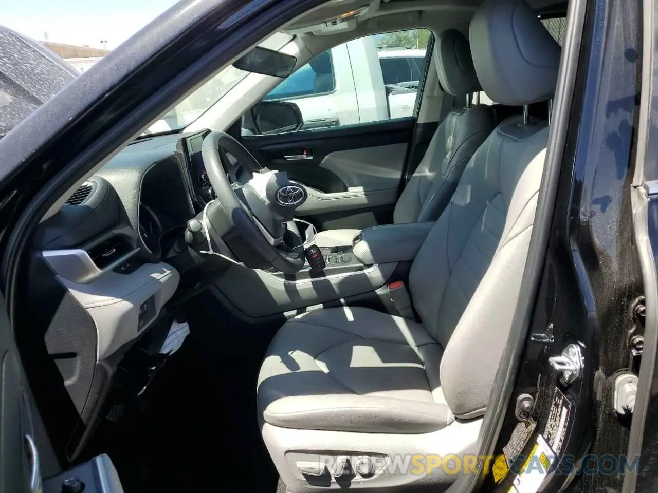 7 Photograph of a damaged car 5TDKDRBH4RS542507 TOYOTA HIGHLANDER 2024