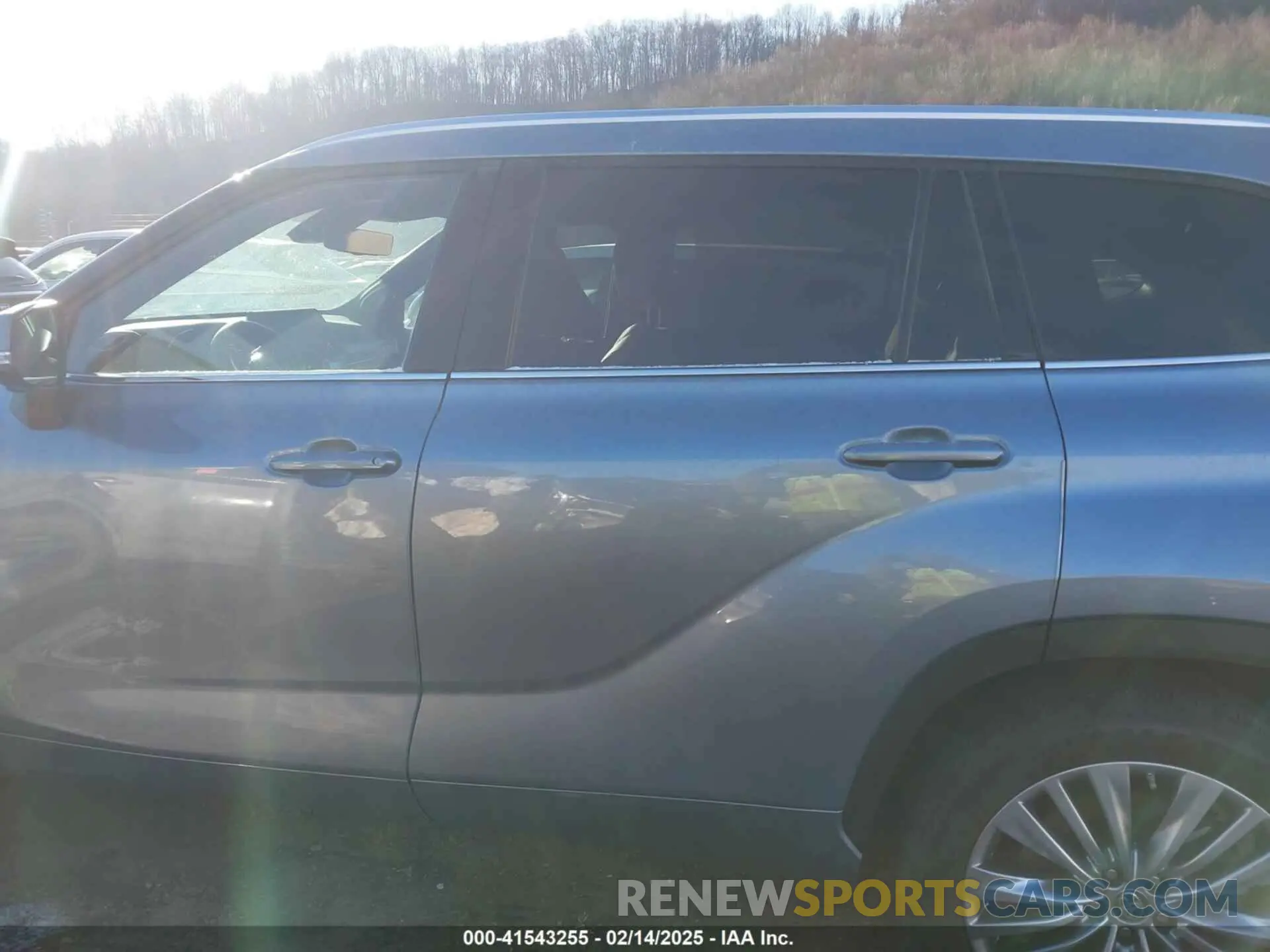 15 Photograph of a damaged car 5TDKDRBH5RS529572 TOYOTA HIGHLANDER 2024
